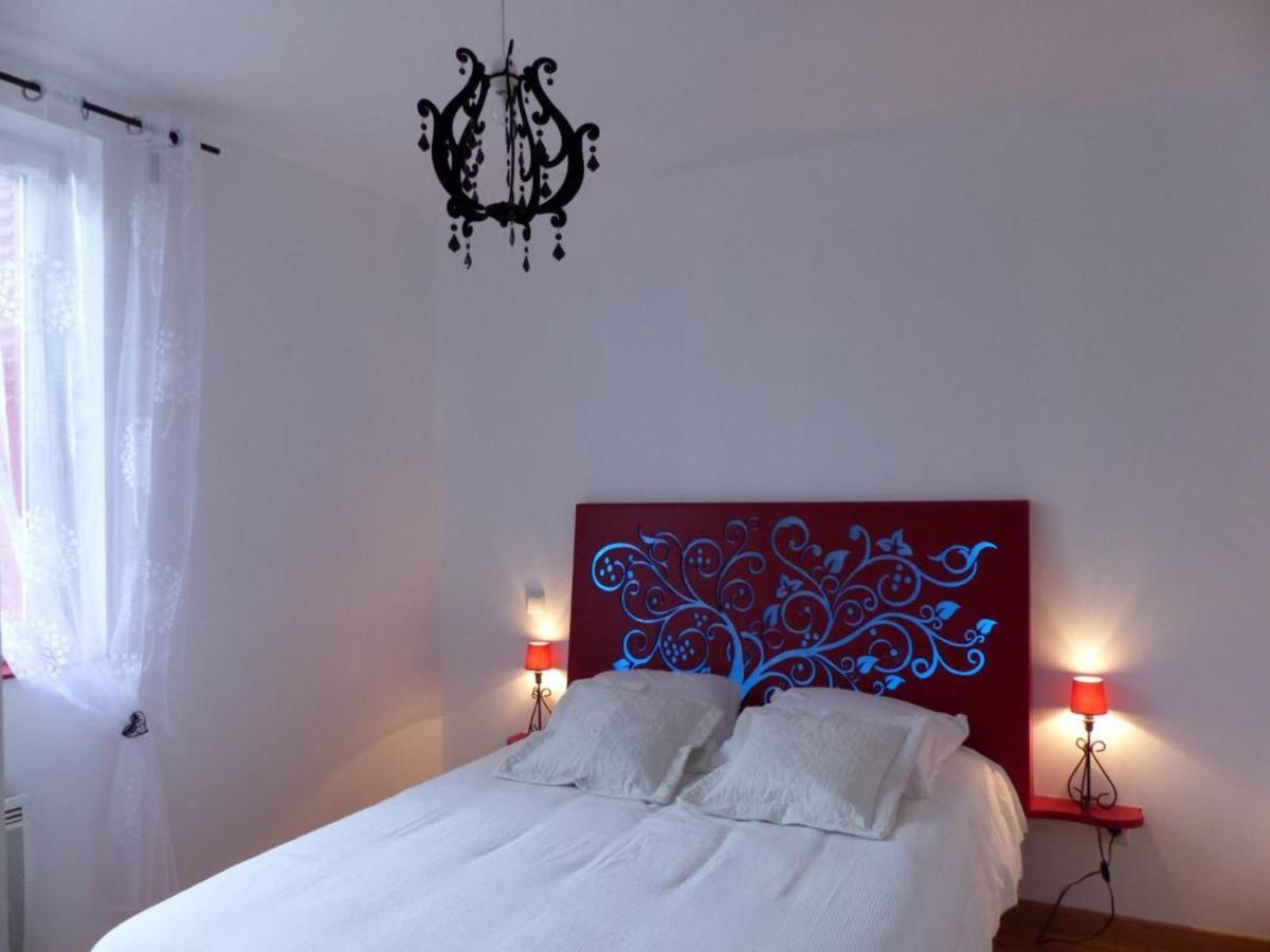 Maison Renovee Avec Cour Privee, Proche De Gannat, 3 Chambres, Animaux Acceptes, Equipements Modernes. - Fr-1-489-37 Poezat Eksteriør bilde
